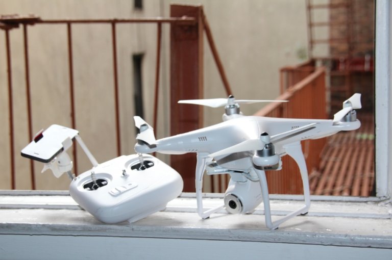 parrot AR drone 2.0 elite edition drone